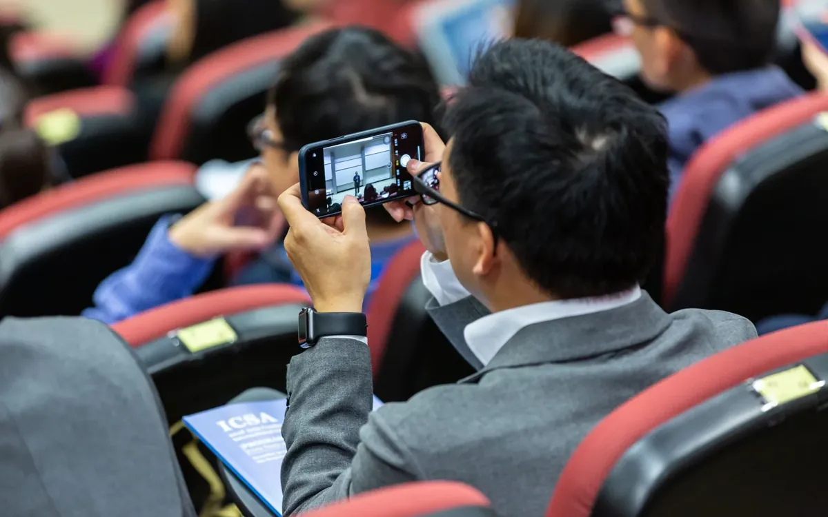 Affiliation B2B : pourquoi une audience professionnelle peut mieux convertir